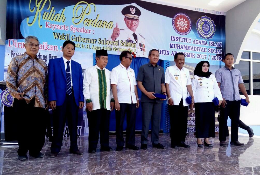 Rektor bersama Wakil Gubernur Sulsel, Bupati Sinjai, dan PWM Sulsel